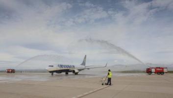 Aterriza el primer vuelo regular en el aeropuerto de Castellón