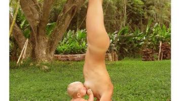 La madre que amamantó a su bebé haciendo yoga dice que la imagen no es un montaje (FOTO)