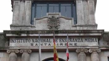 La Xunta de Galicia rechaza tapar un escudo franquista de un instituto de Vigo por su "valor artístico e histórico"