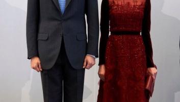 La prensa extranjera se fija en los guiños escondidos en los 'looks' de la reina Letizia en San Valentín