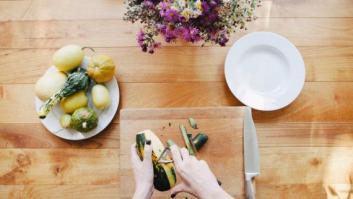 Cómo limpiar la tabla de cortar alimentos