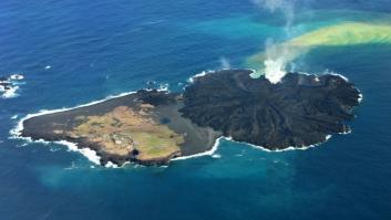 Nishinoshima, una isla japonesa, multiplica por cinco su tamaño tras una erupción volcánica (FOTO)