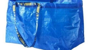 Ikea moderniza su mítica bolsa azul