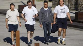 Rajoy, de senderismo con Gómez Noya, campeón del mundo de triatlón (FOTOS)