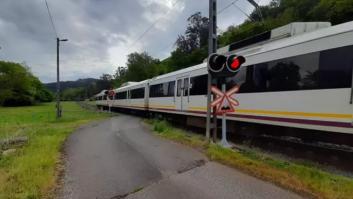 Renfe y Adif cesan a dos altos cargos por errores en los trenes de Cantabria que no cabían en los túneles