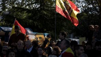 Aguiluchos, brazos en alto y Franco hecho santo: los fascistas toman Mingorrubio (fotos)