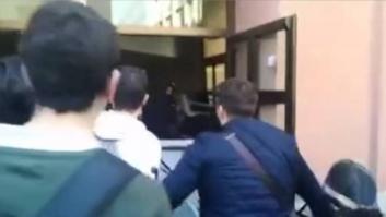 Bloquean los accesos a la Pompeu Fabra mientras un grupo de estudiantes protesta por no poder asistir a clase