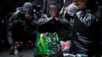 Francia desmantela dos campamentos de migrantes en París