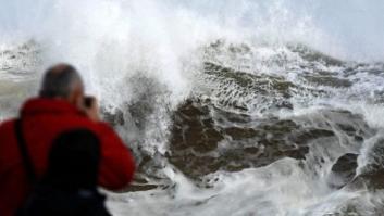 Casi toda España en alerta por oleaje, viento, lluvias o nevadas