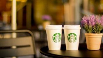 Un juez de EEUU permite demandar a Starbucks por "llenar a medias" los cafés