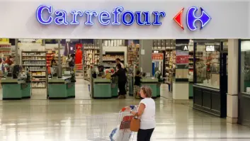 Lo que le hace a su madre en un Carrefour supera el millón de 'me gusta' 15 horas... y subiendo