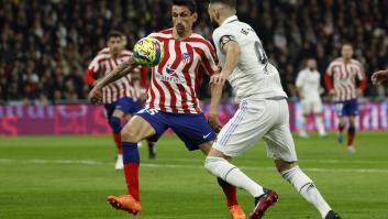 El Real Madrid y el Atlético de Madrid empatan (1-1) en un derbi que deja a los blancos a siete del Barça