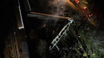 Dimite el ministro de Transportes de Grecia tras el accidente de tren que ha dejado al menos 40 muertos