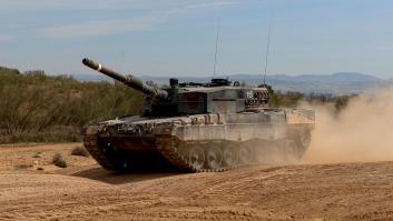Soldados ucranianos aprenden ya a manejar el tanque Leopard en Zaragoza