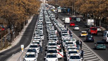 Los taxistas se rebelan contra Ayuso: "Están intentando acabar con nosotros"