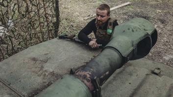Un comandante ucraniano dice sin miramientos por qué deben resistir en Bajmut a pesar de la "picadora de carne"