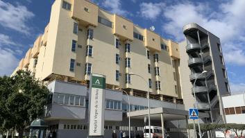 Hospitalizada una joven de 17 años tras saltar por un balcón para huir de su pareja en Málaga