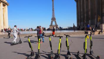 París expulsa de las calles con un referéndum a los patinetes de alquiler
