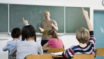 Un profesor muestra las valoraciones de sus alumnos y la nota media del curso: da que pensar