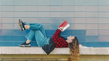 Por qué los jóvenes son los que más leen y cómo evitar que ese hábito se pierda