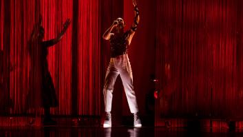 La actuación de Blanca Paloma en Eurovisión, al detalle: un haz de luz, mejor iluminación y un final más potente