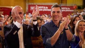 Pedro Sánchez desembarca en la campaña y protagoniza su mitin y el del PP de Madrid