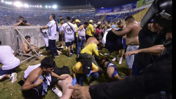 Doce muertos por una estampida en el estadio de fútbol Cuscatlán en El Salvador