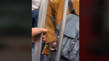 Graba lo que ocurre en el metro y su reacción debe servir de ejemplo para todos: tiene final feliz
