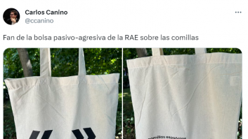 Las bolsas que ha repartido la RAE en la Feria del Libro traen cola: "pasivo-agresiva"