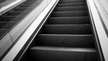 Un experto alerta sobre las escaleras mecánicas: mucha gente hace esto en ellas, pero es un riesgo