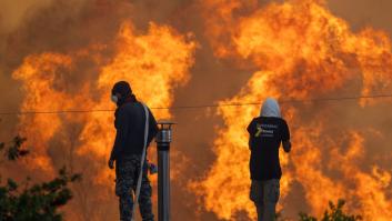 Arden el sur de Europa y el norte de África: el calor y el viento propagan el fuego en el Mediterráneo