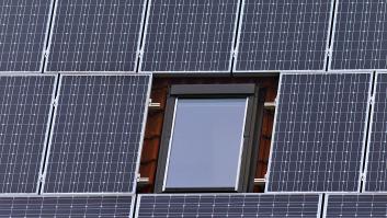Crean los paneles solares transparentes que jubilarán a las ventanas