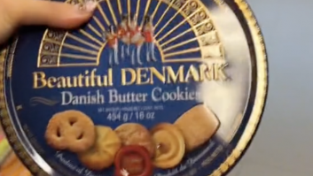 Lo que hace con una caja de galletas danesas da la vuelta al mundo: parece que no sólo pasa en España