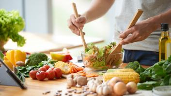 Cinco errores graves al preparar una ensalada de verano