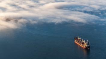 Un meteorólogo explica con una impresionante la imagen del 'falso barco volador' sobre el mar