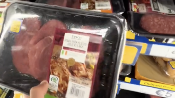 Un español residente en Irlanda no da crédito a lo que ve en los supermercados: aquí no suele pasar