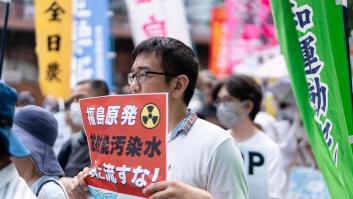 Japón ignora las protestas y comienza a verter agua de la central nuclear de Fukushima al océano
