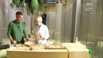 La apetecible receta de tallarines de calabacín preparada por Susi Díaz y Pablo Ojeda