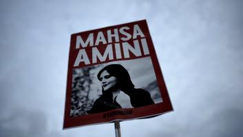 Mahsa Amini: los ayatolás la mataron por un velo mal puesto, pero un año después su lucha sigue