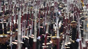 Soldados rusos se 'cuelan' en el día grande de México