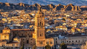 Este es el pueblo de Granada donde sus habitantes viven en viviendas trogloditas con paisajes de película