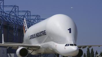 El gigante Beluga XL aterriza por sorpresa en Barajas