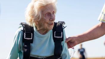 Muere la mujer de 104 años horas después de tirarse en paracaídas y batir el récord Guinness