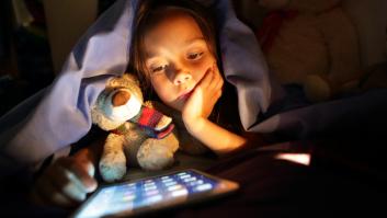 Un estudio confirma el retraso en el desarrollo de niños enganchados a las pantallas