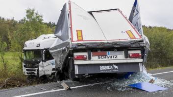 Mueren una mujer y tres menores en un choque entre un coche y un camión en Ceguilla (Segovia)