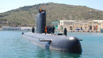 El submarino Mistral entra al desguace