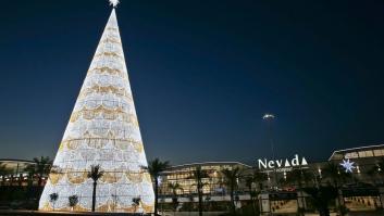 La empresa que ilumina Nueva York levanta en España uno de los árboles de Navidad más altos de Europa