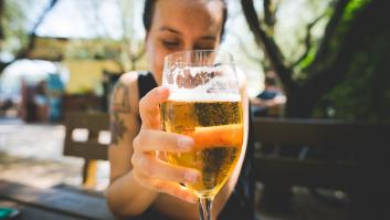 Una mujer denuncia a un bar por quemaduras de esófago al servirle cerveza con lejía