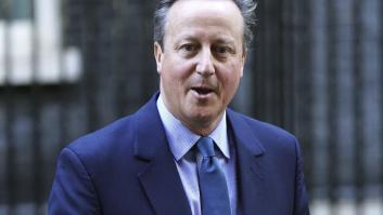 Vuelve Cameron, el hombre al que los británicos acusan de todos sus males