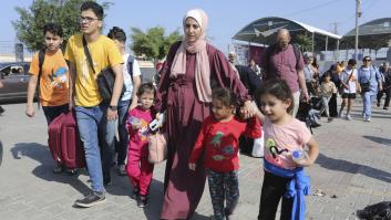 Los primeros hispano-palestinos evacuados de Gaza se disponen a entrar a Egipto, según Exteriores